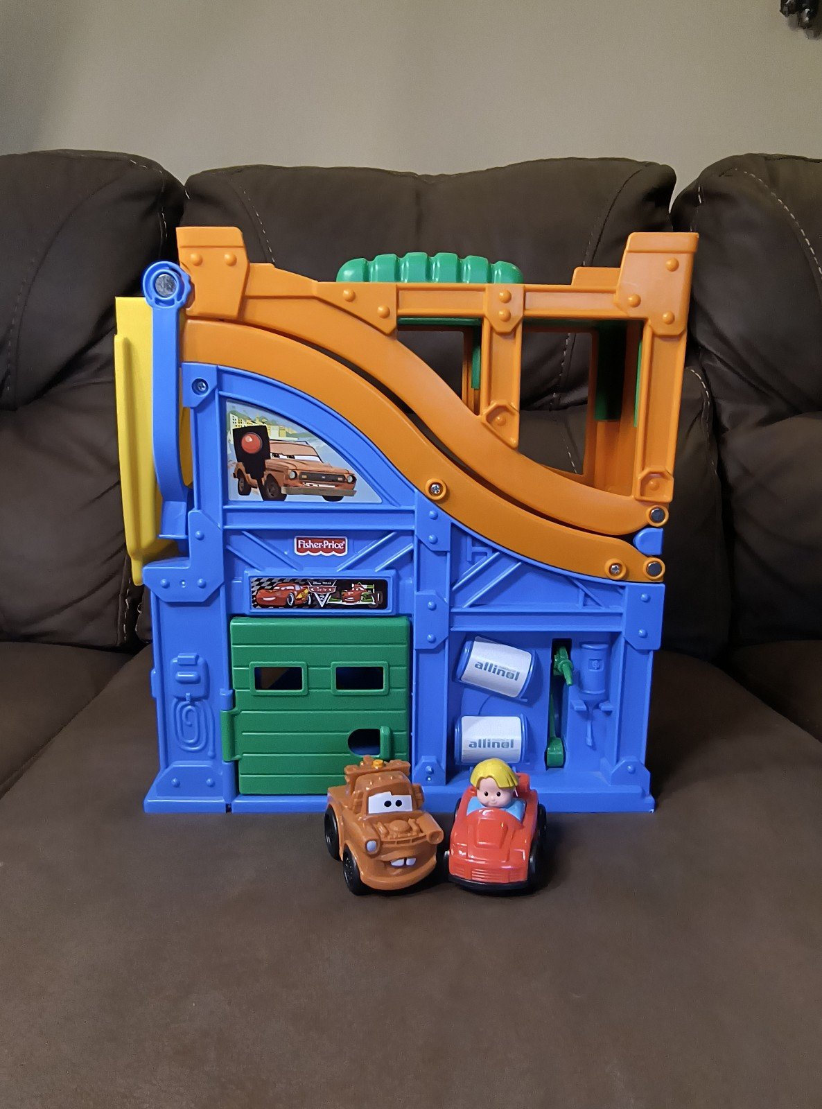 Fisher Price Little People Wheelies Disney Pixar Cars 2 Racing Rivalry Track