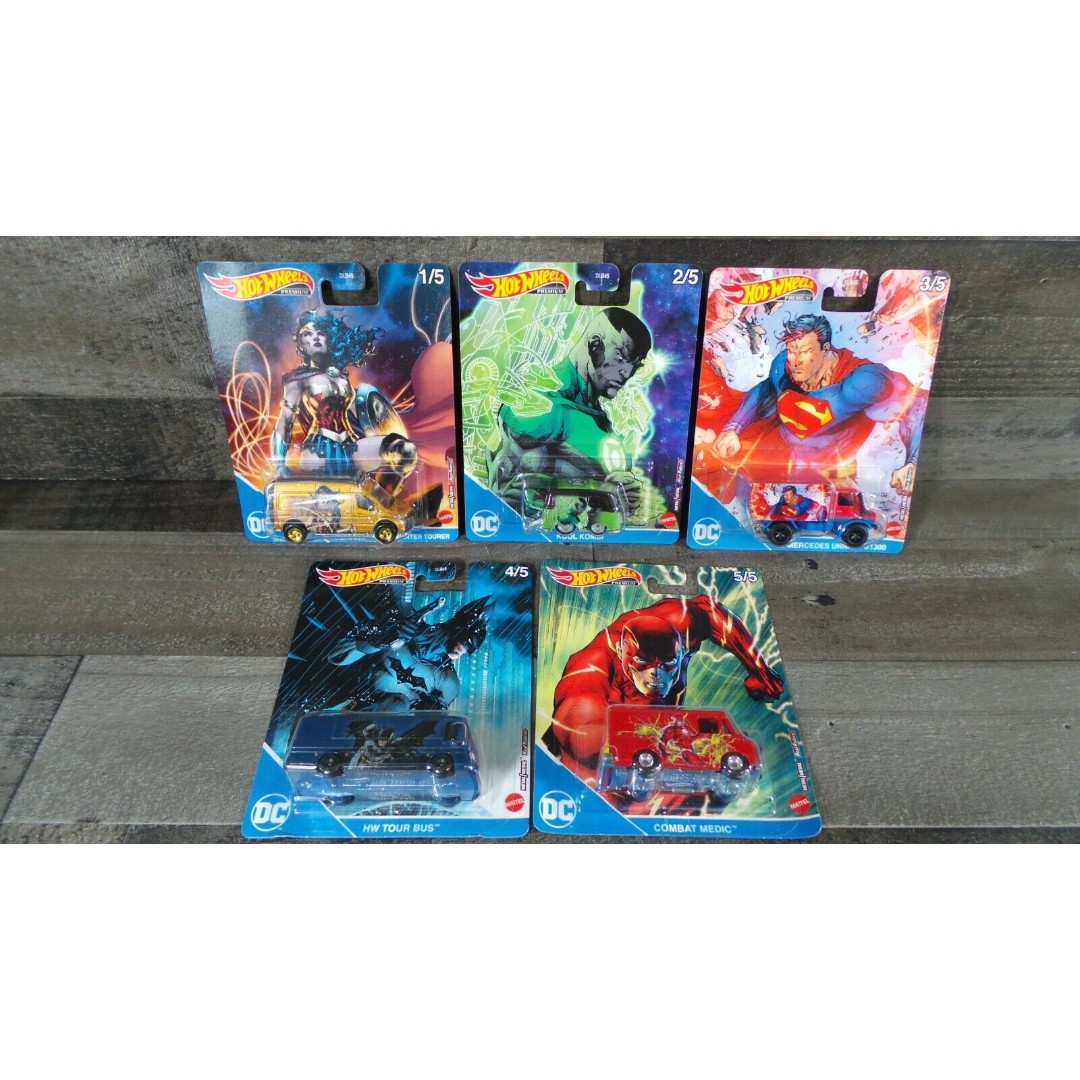 NEW 2022 Hot Wheels Premium Pop Culture DC Comics Set Batman Tour Bus KOOL KOMBI