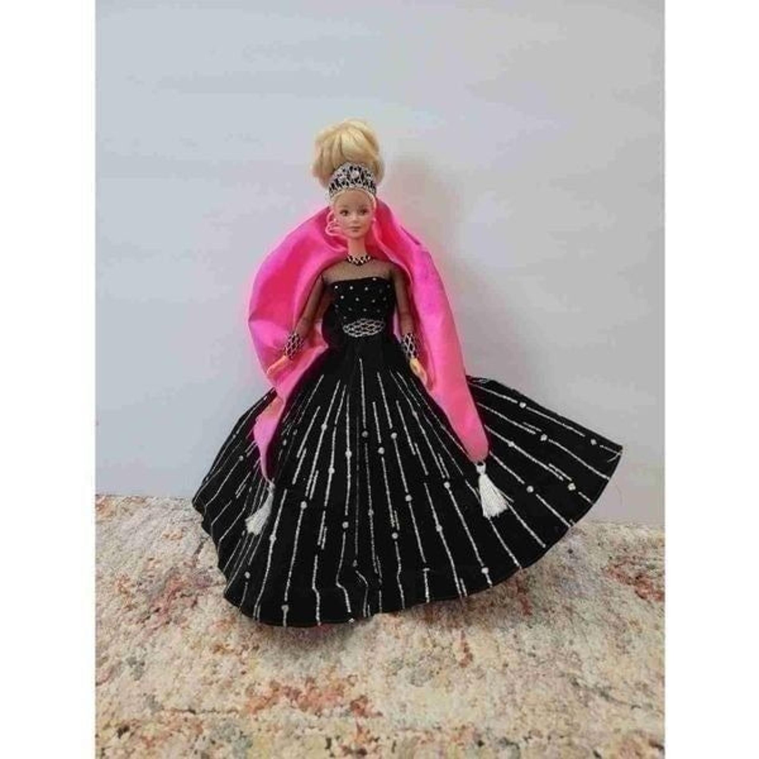 1998 Special Edition Happy Holidays Barbie