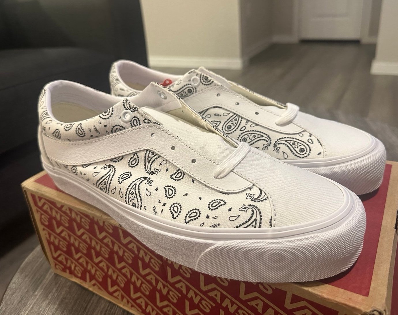 VANS BoldNi Paisley/True White/Black sz 11