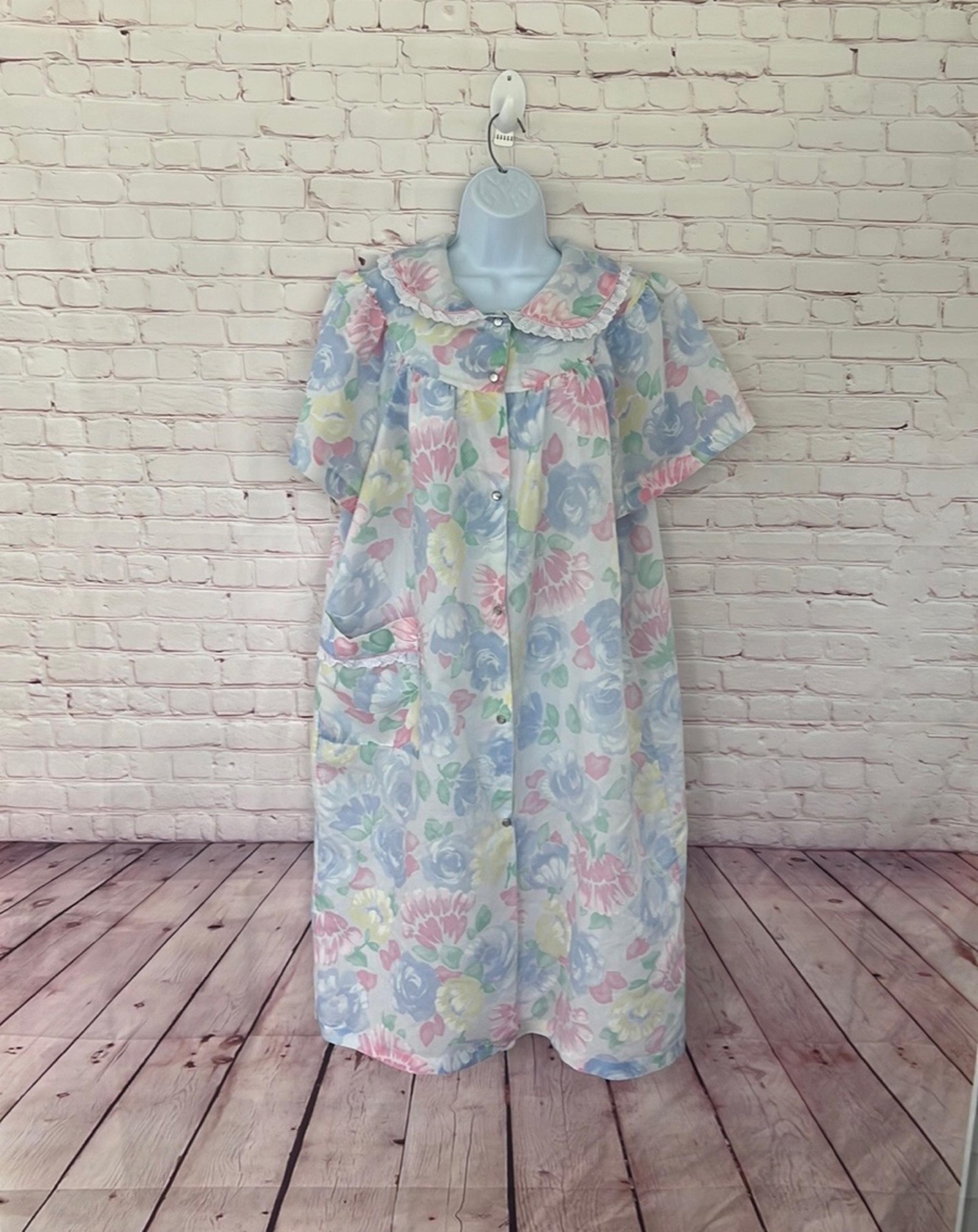 Vintage Snap closure house dress/robe size 16