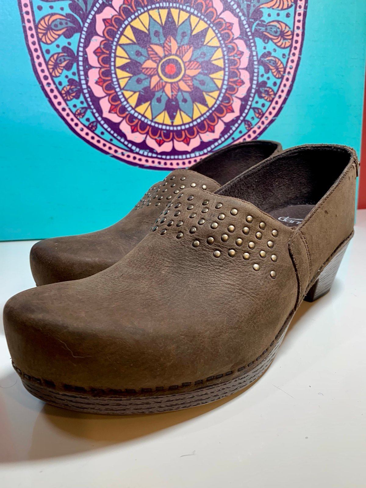 Dansko Maci’s Brown Suede Round Toe Studded Slip On Women’s Clogs Sz 41, US 9.5