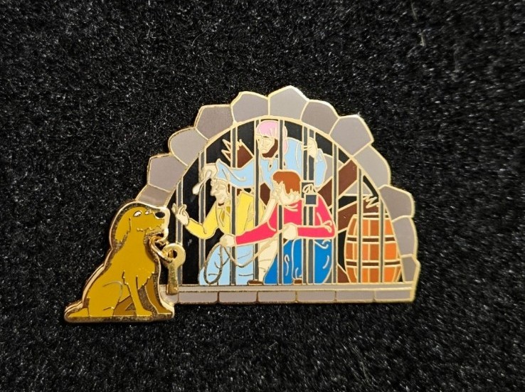 Disney pin Pirates of the Caribbean Jail scene dog with key
