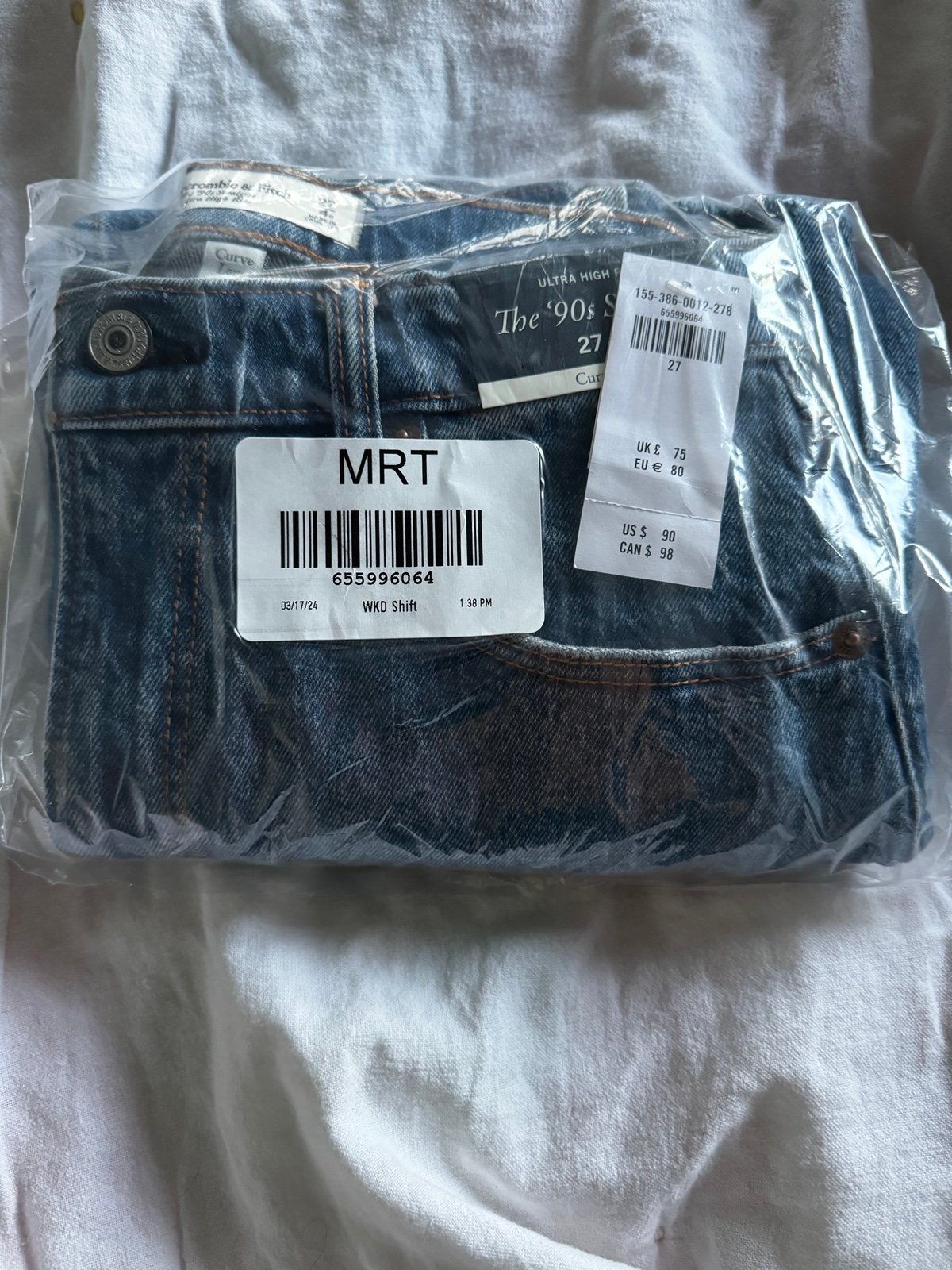 Abercrombie Curve Love Ultra High Rise 90s jeans size 27 / 4n