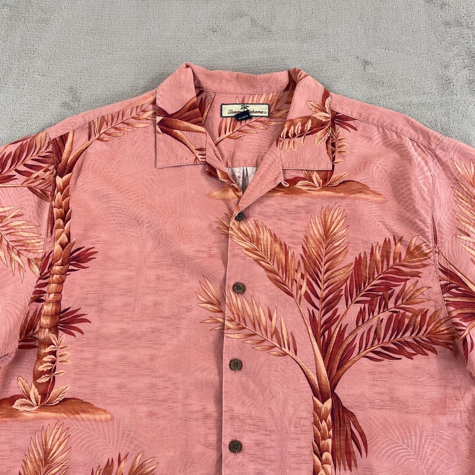 Tommy Bahama Camp Shirt Men Large Pink Palm Tree Hawaiian Loop Collar Silk VTG