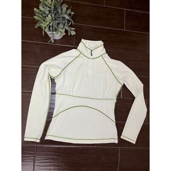 Athleta pale green running 1/4 zip long sleeved shirt sz small
