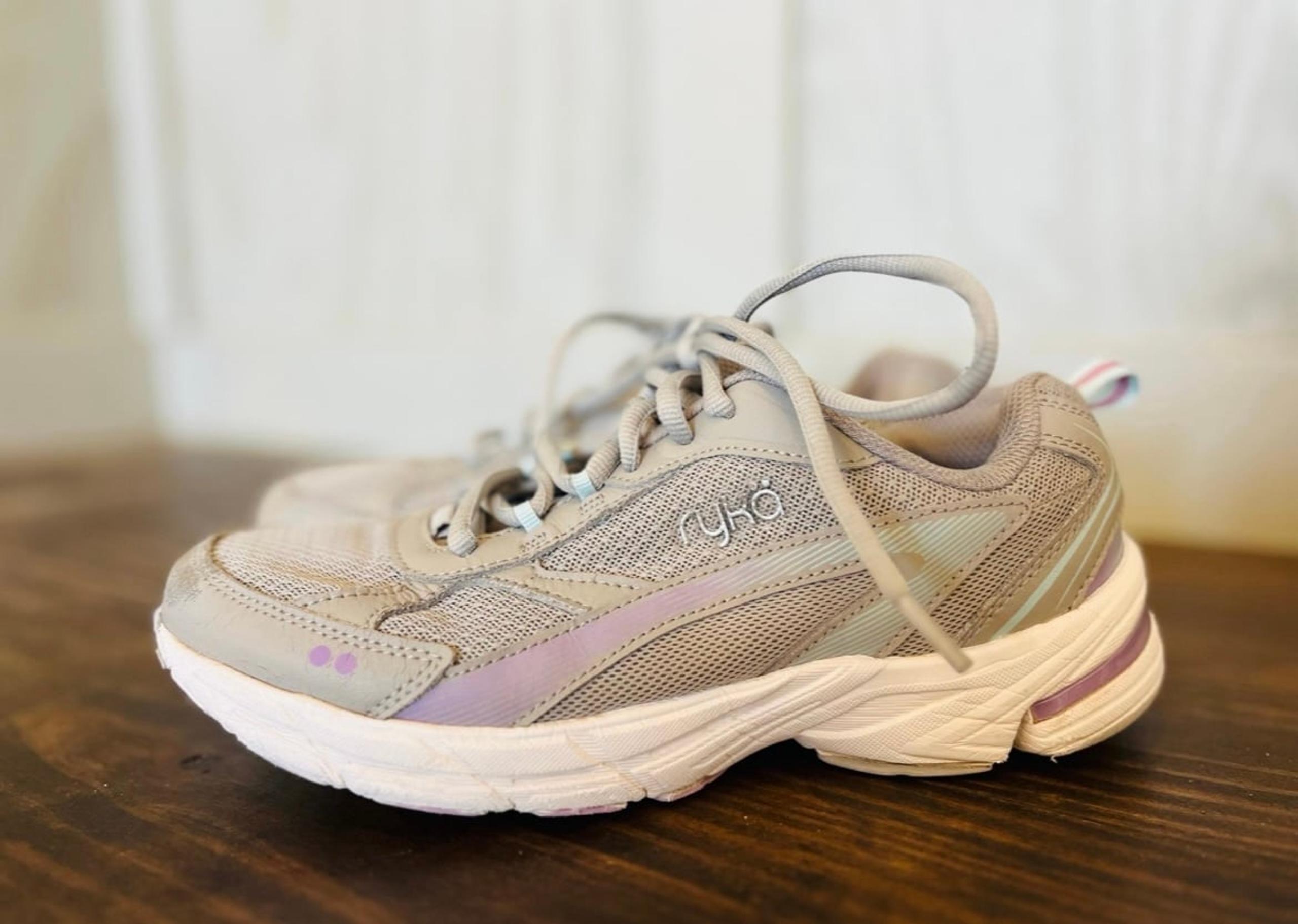 Ryka Women’s size 7 gray Impress athletic shoes