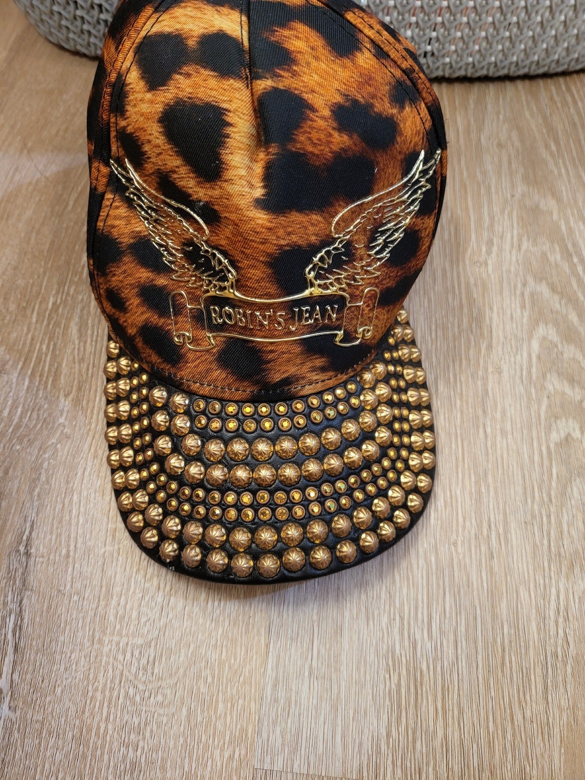 Robin's jeans hat
