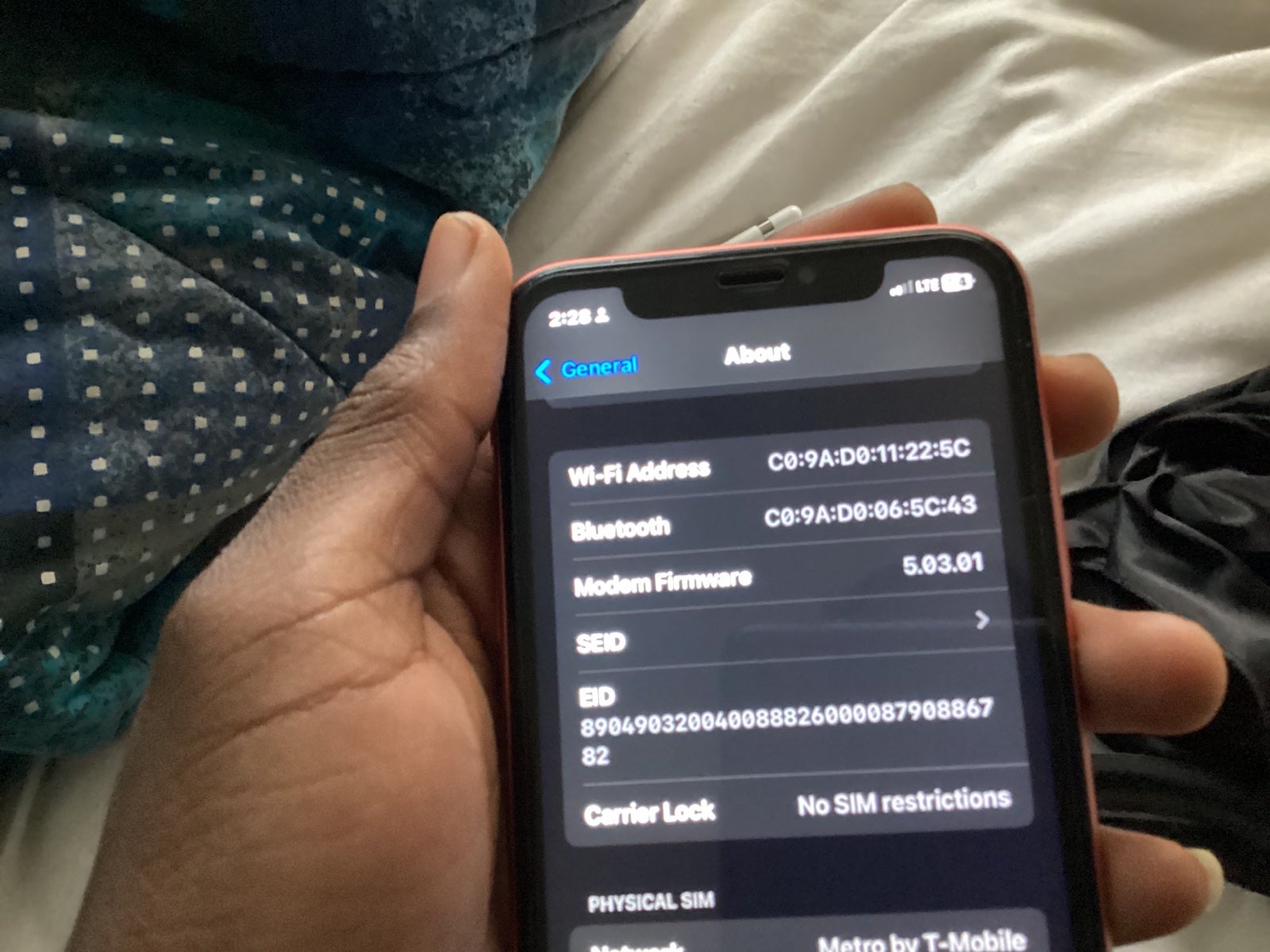 iPhone XR Coral 128 GB Unlocked