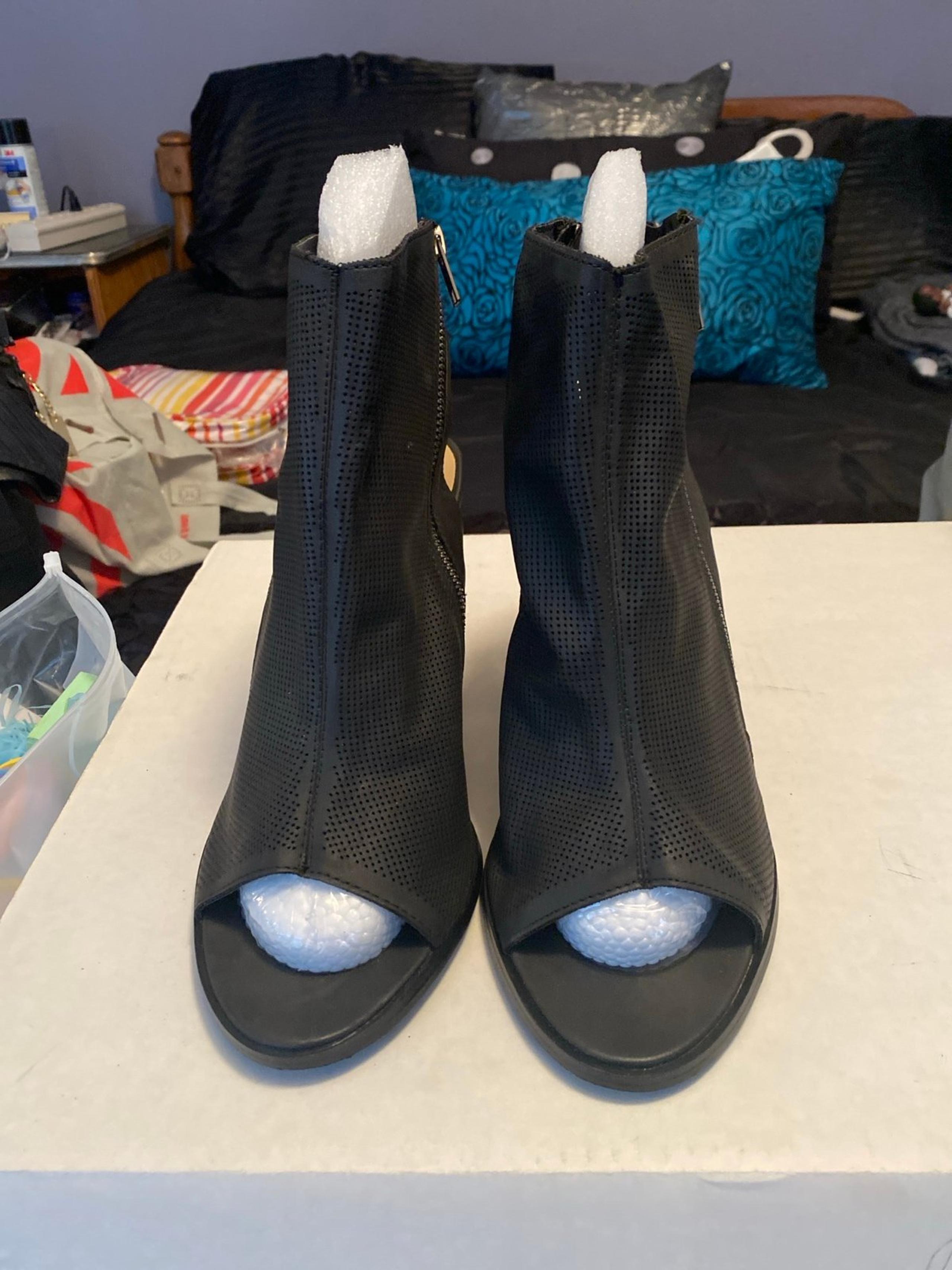 Women’s boot sandals