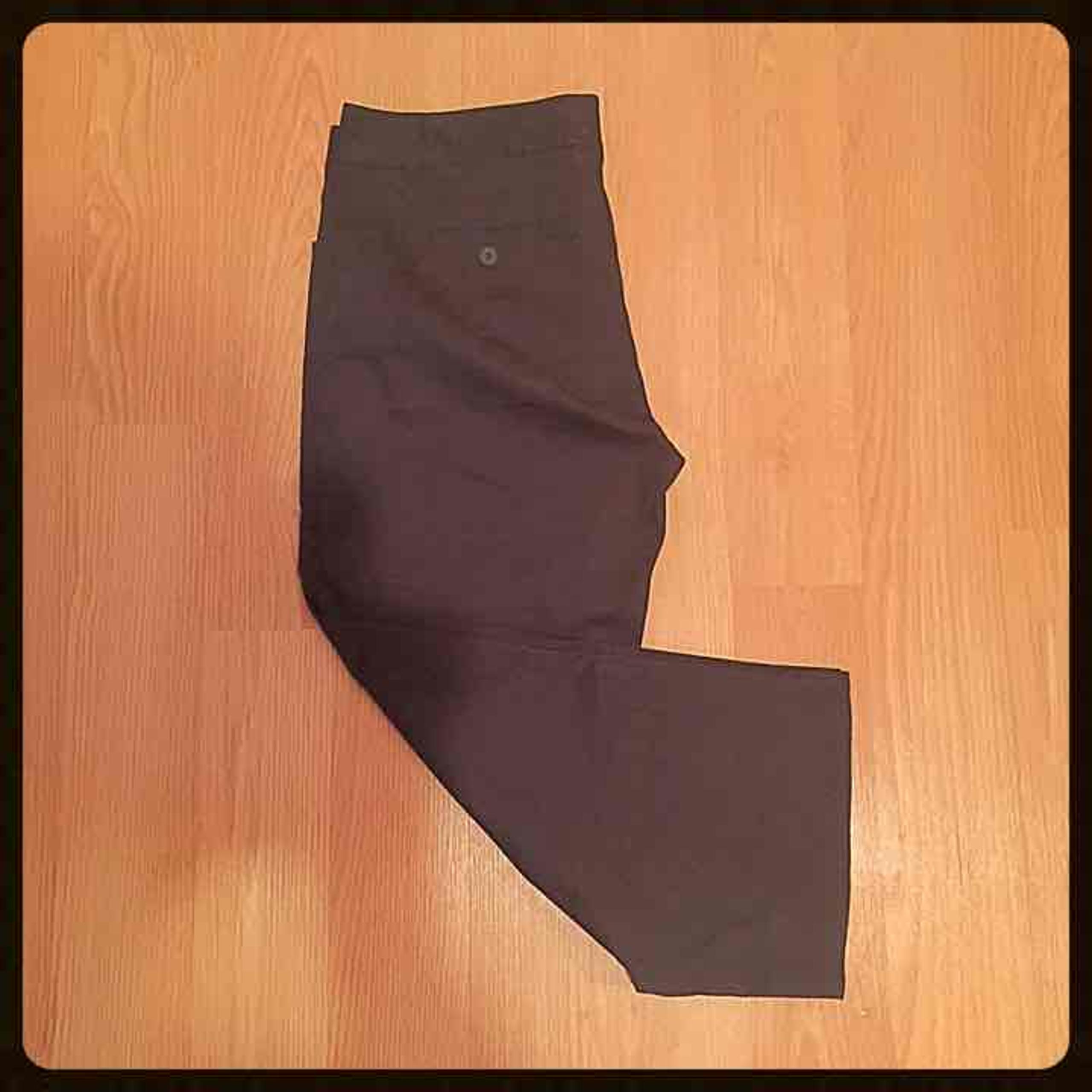 {Daisy Fuentes} Black Capris, 6