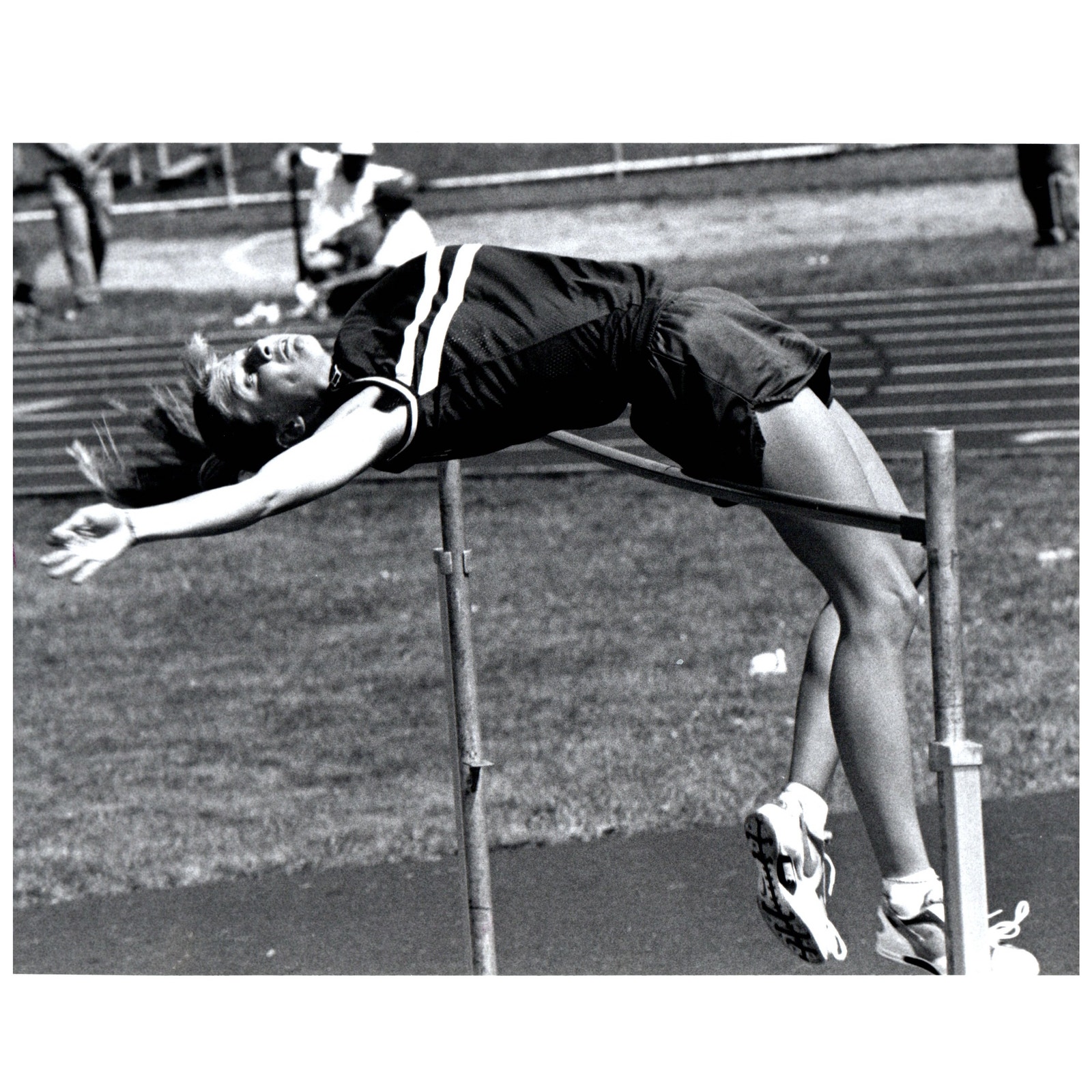 1996 Original Press Photo Track High Jump Dartmouth Heather Francis 8x10 AD2
