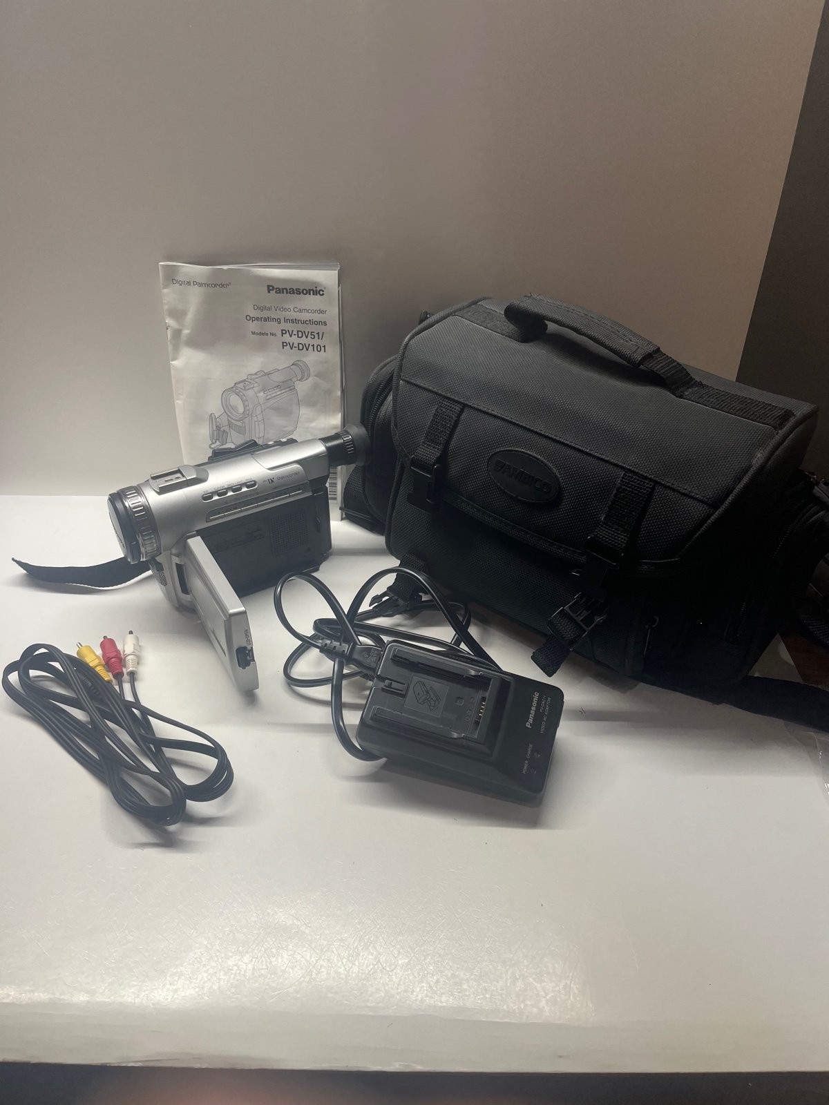 Panasonic Palmcorder Camcorder 300X Digital Hi-Def Zoom
