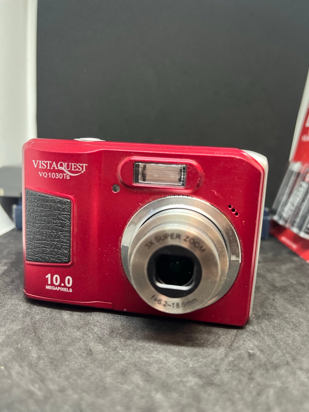 VistaQuest VQ1030TS 10.0 Megapixel Digital Camera