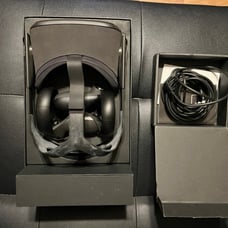 OCU LUS Quest 64GB VR Headset