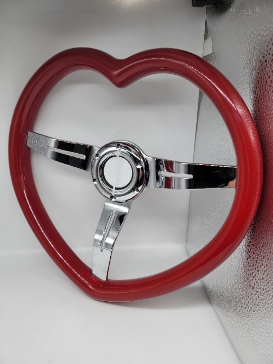 NEW 340mm 13.5 Universal Heart Shaped Red ABS Steering Wheel Chrome Spoke