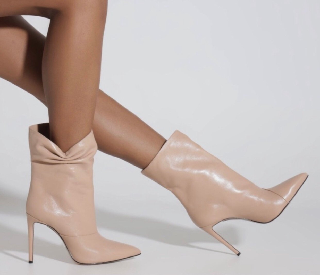 Schutz Sidonie Calf Leather Tan Boots New in Box.