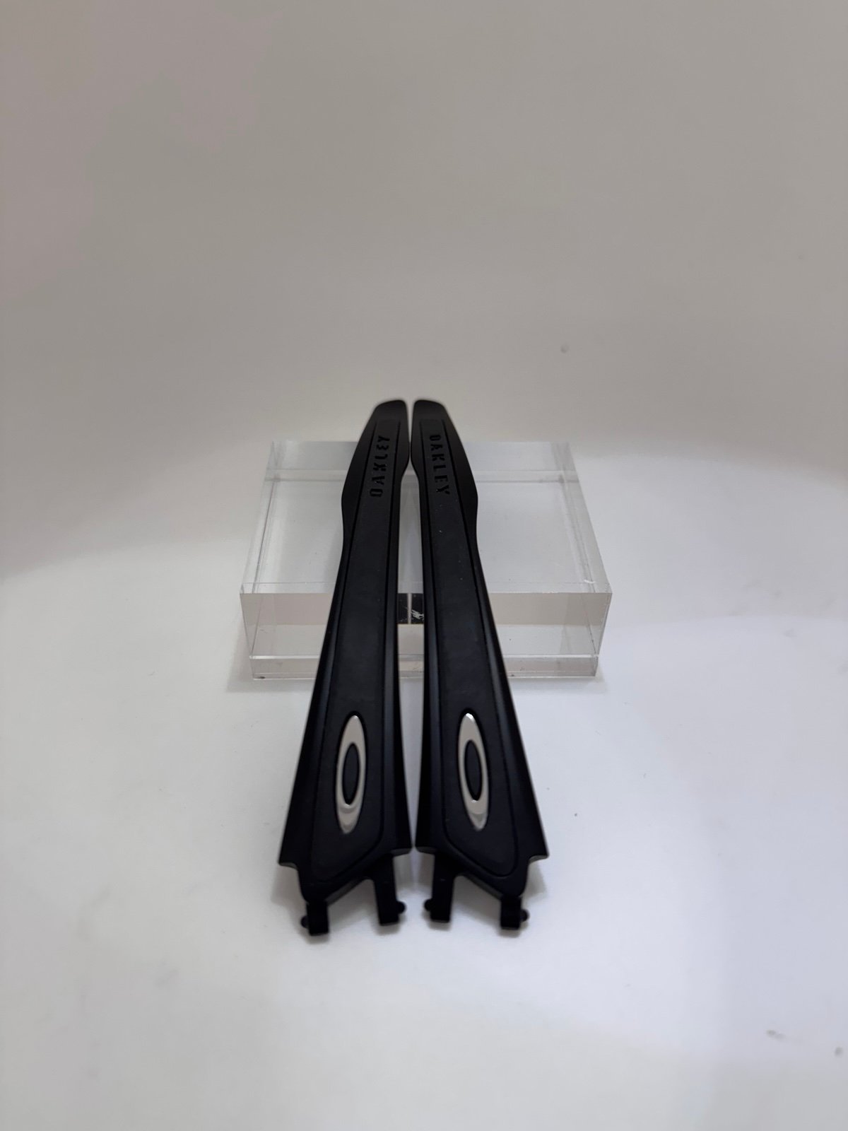 Used Oakley Men’s TURBINE Matte Black Sunglasses Set Arms with Silver Icon