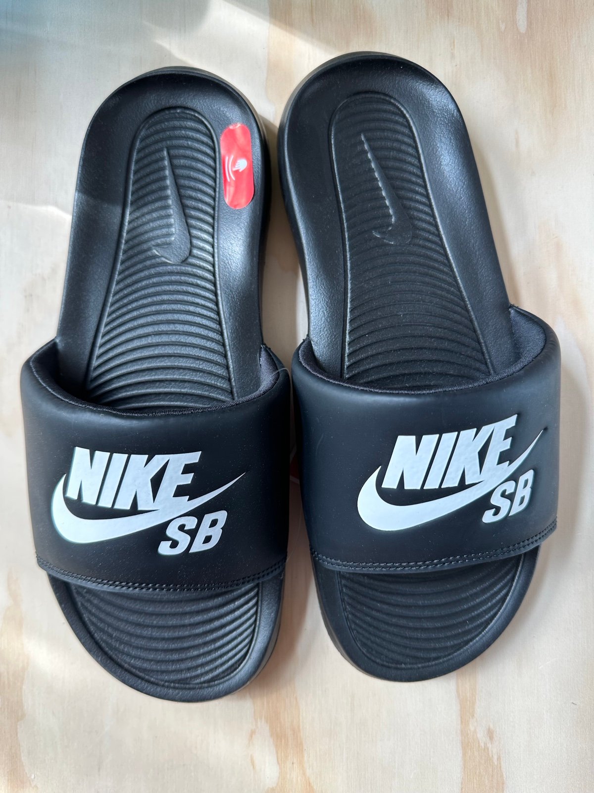 Nike SB victori one black/ white sandals size 8us