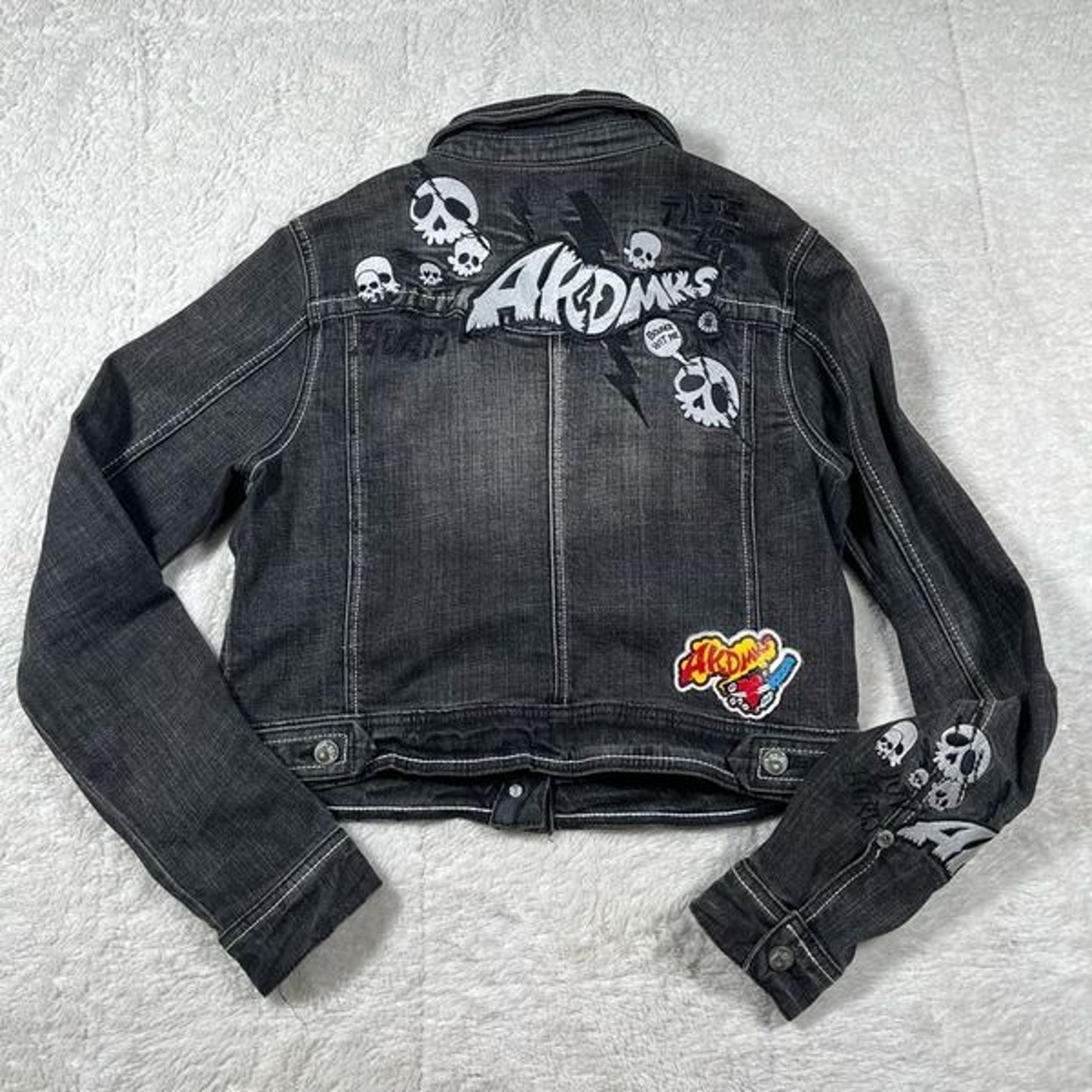Vintage Y2K Akademiks Black Denim Women’s Jean Button Patch Jacket