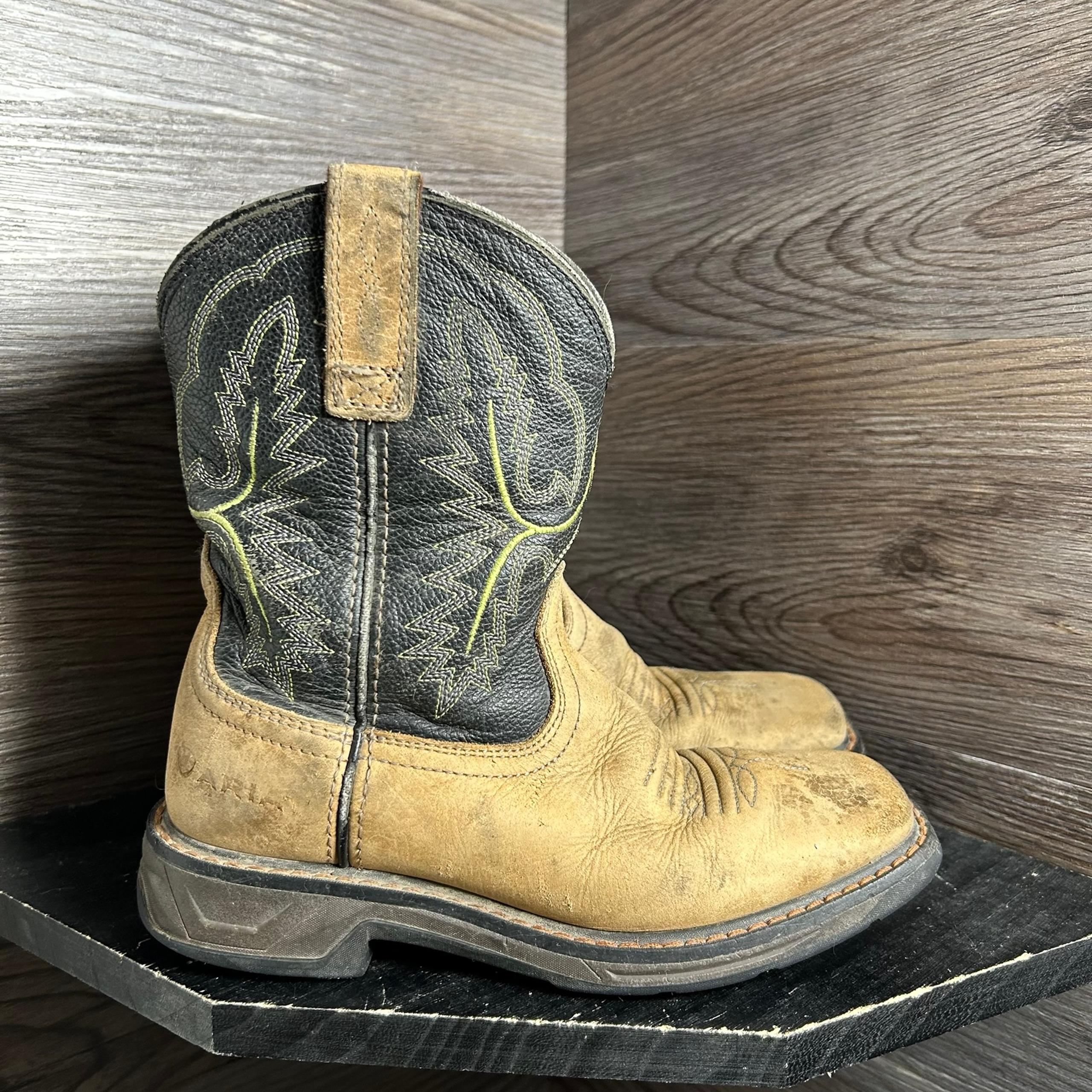 Ariat square toe cowboy western boots black brown