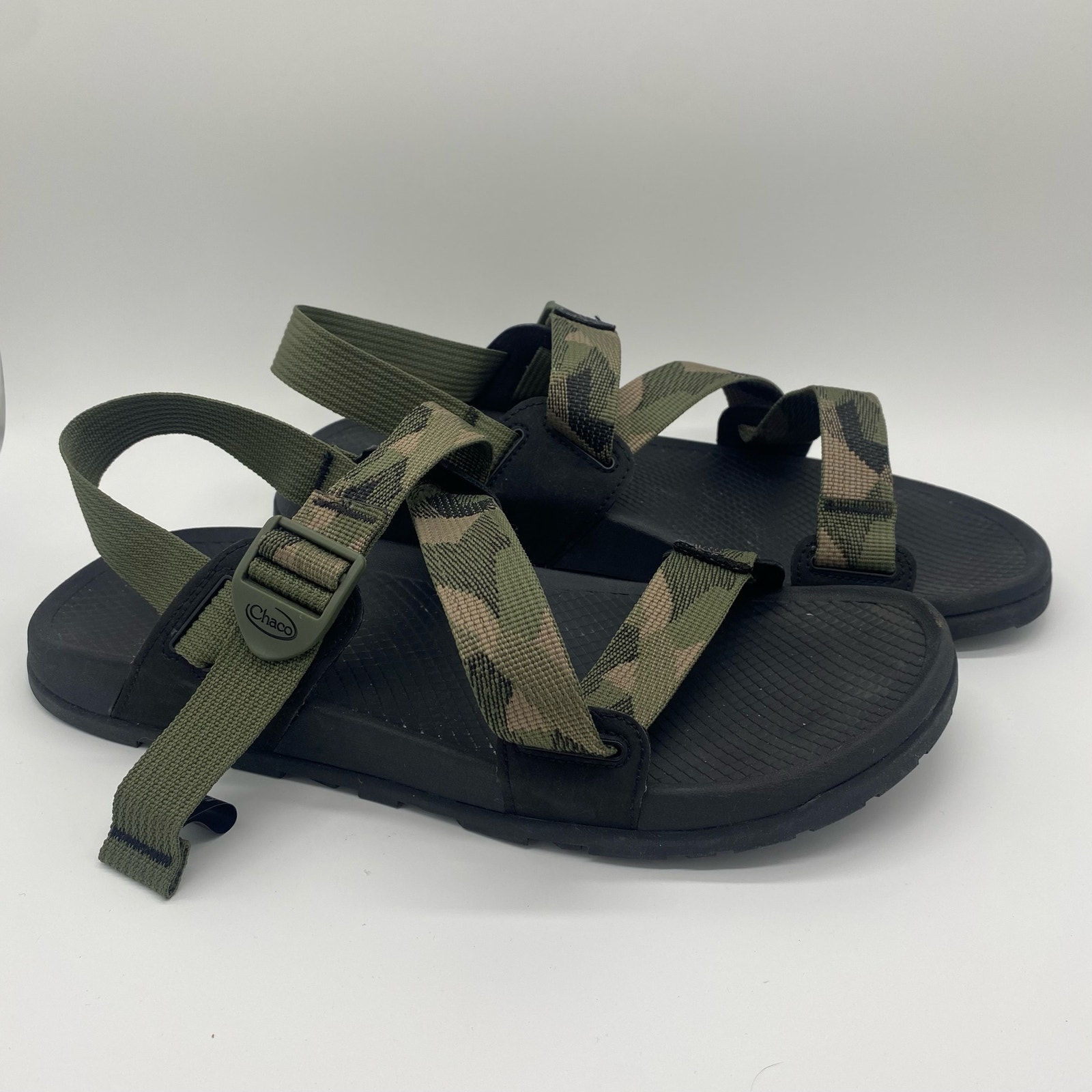 Chaco Men's size 11 Green Black Camo Strappy Sandals Outdoor Gorpcore Camping