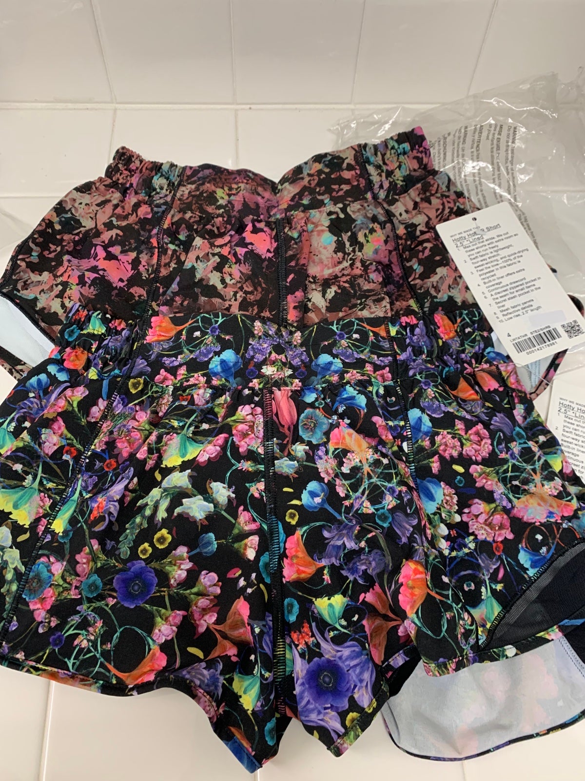 lululemon hotty hot shorts size 4