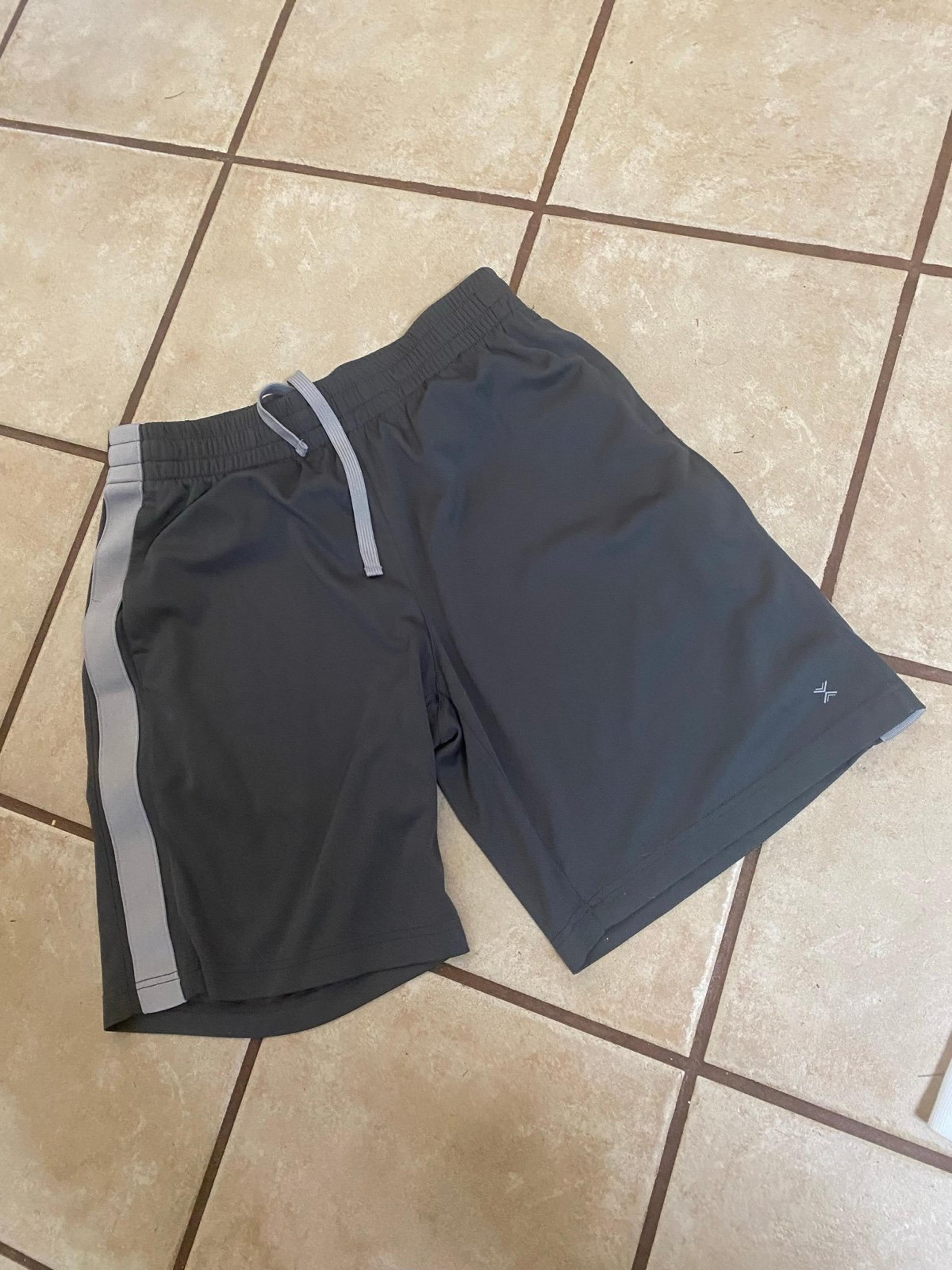 Men’s Two Tone Gray Activewear Shorts Size Medium by Xersion FINAL SALE PRICE