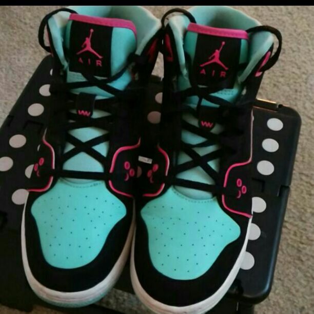 Girls jordans