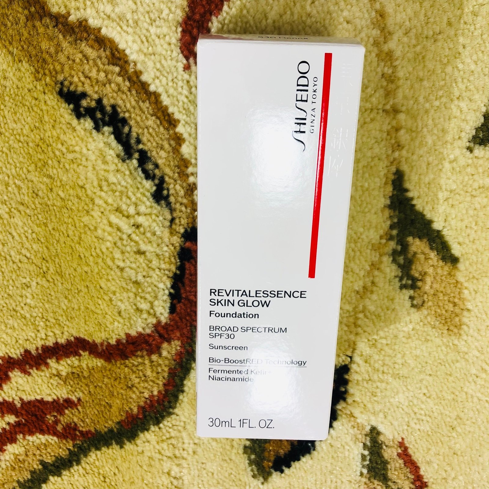 Shiseido RevitalEssence Skin Glow Foundation SPF 30 - 530 Henna New