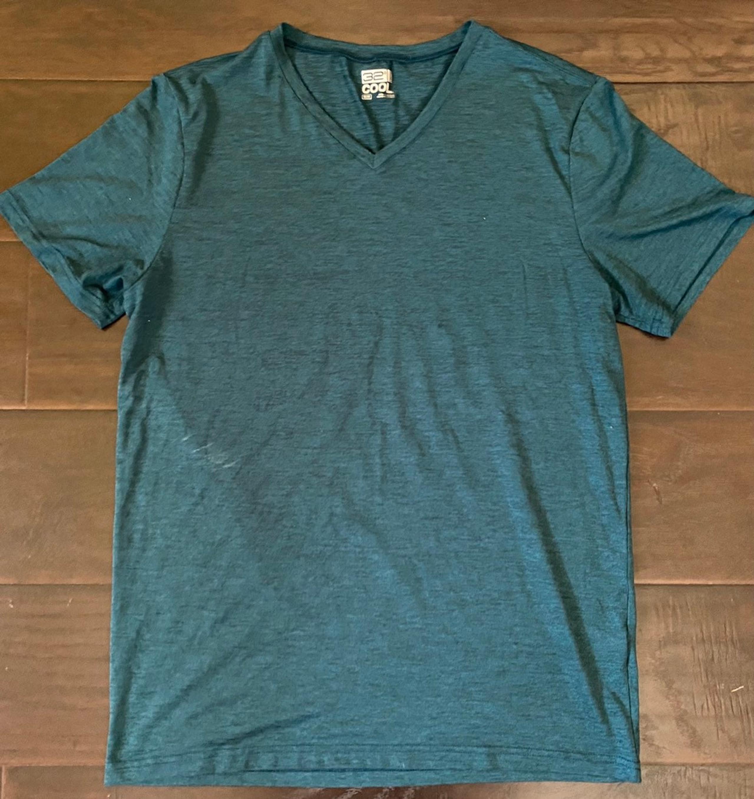 32 degree Cool Women’s Athletic Short Sleeve Polyester Shirt Medium Green