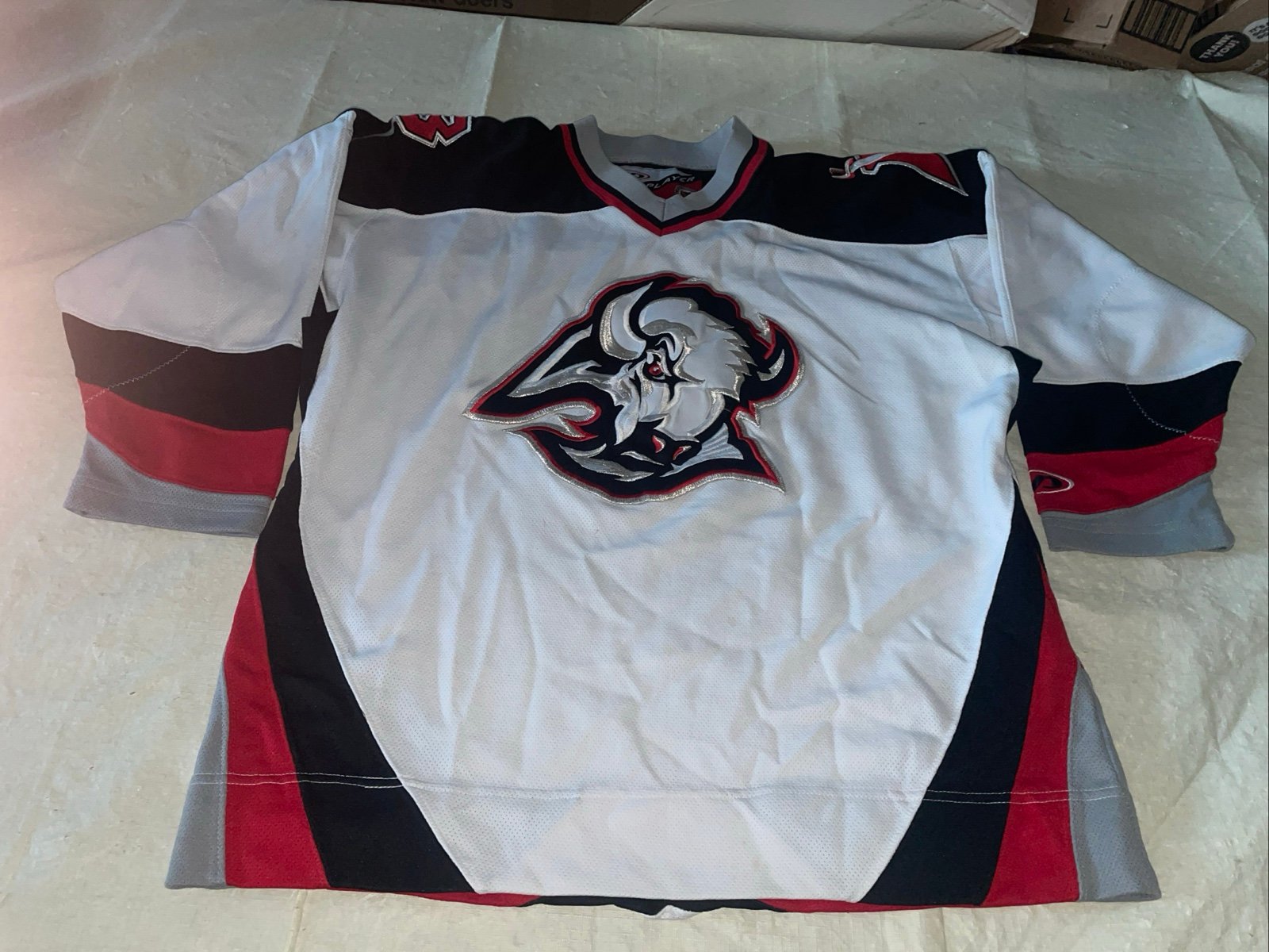 Youth L/xl Buffalo Sabres Goat Head Jersey White CleaN Goat Pro Player Clean Nhl