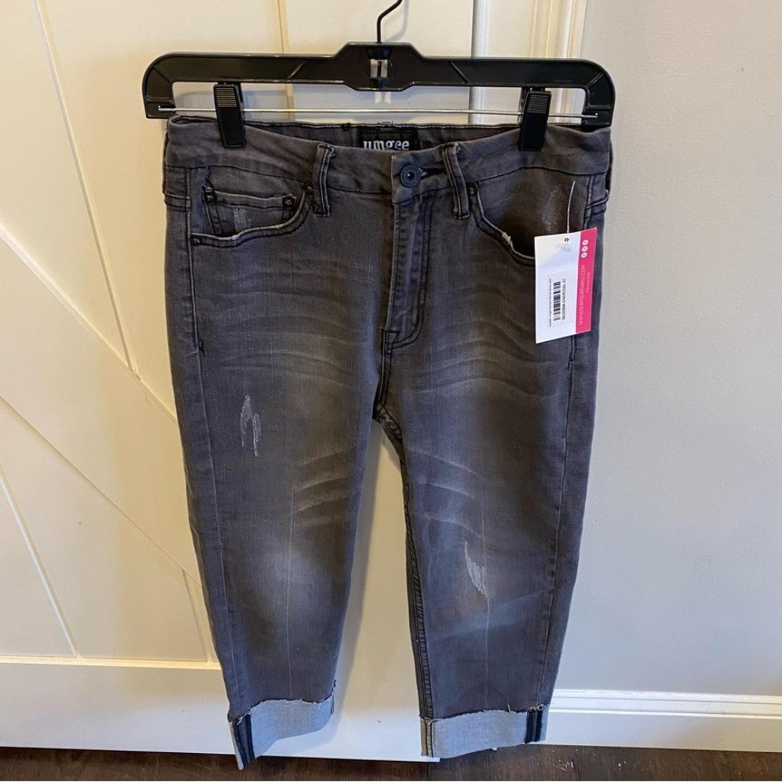 NWT Umgee Distressed Jeans
