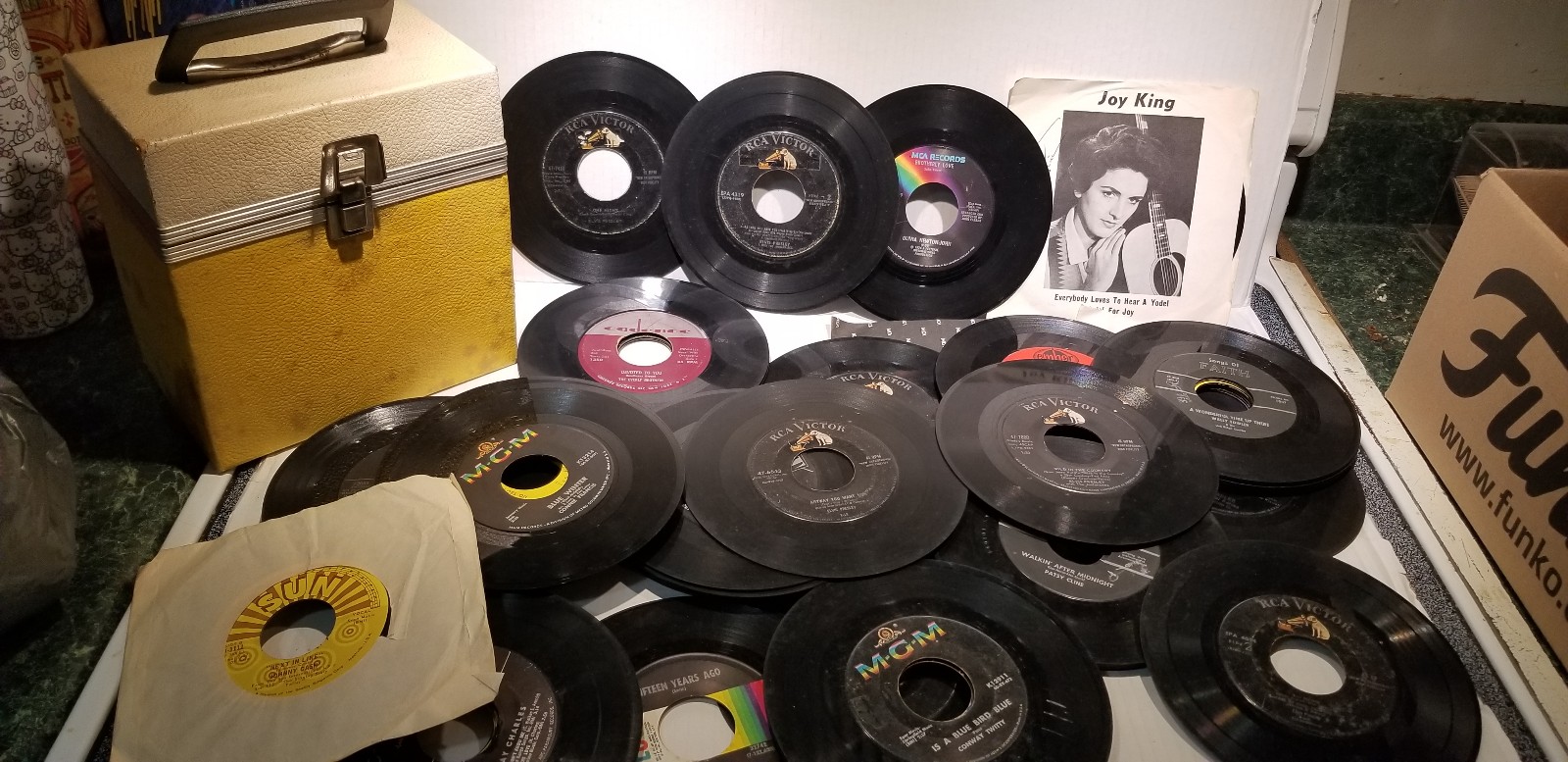 Records 45 record lot with vintage box