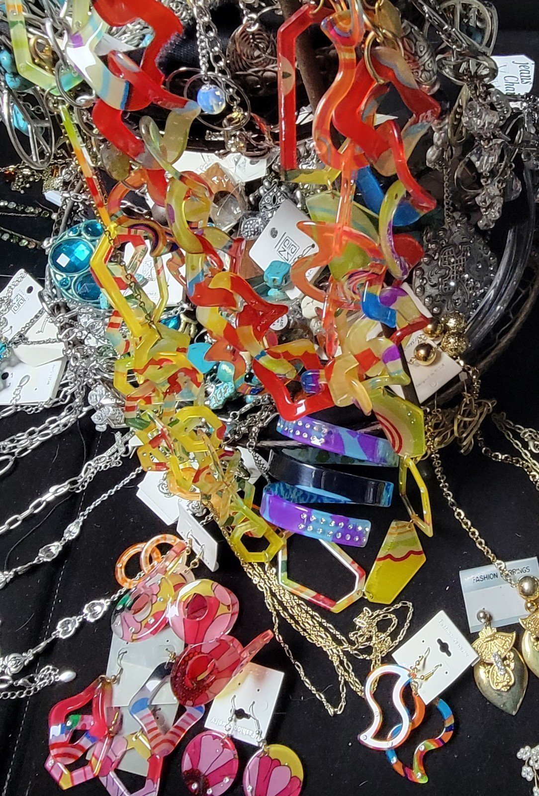 HUGE 5 LB MYSTERY VINTAGE JEWELRY LOT