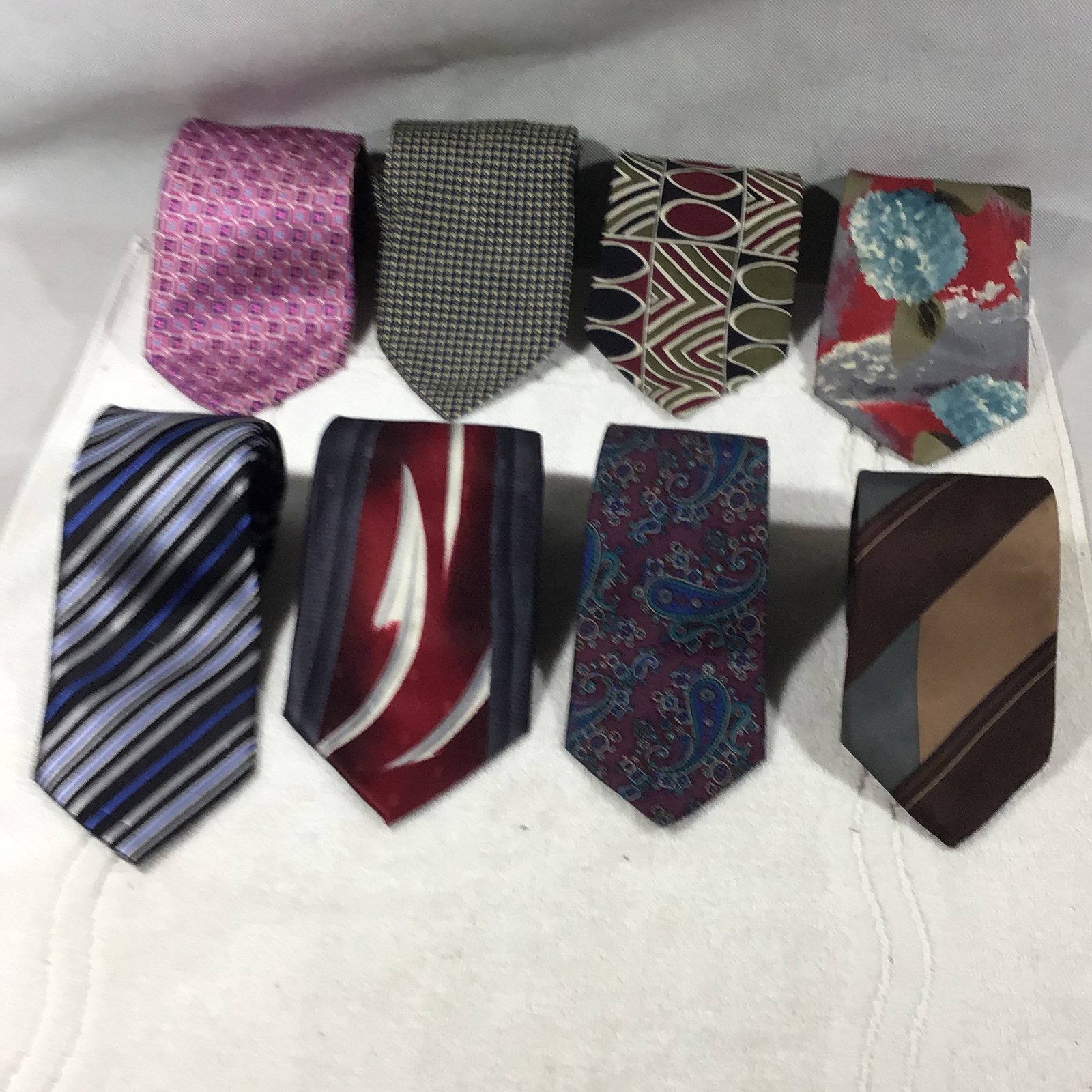 Lot of 8 Mens Silk Ties, Resilio, Halston, Pierre Cardin, Marton Wong, etc. Sj14