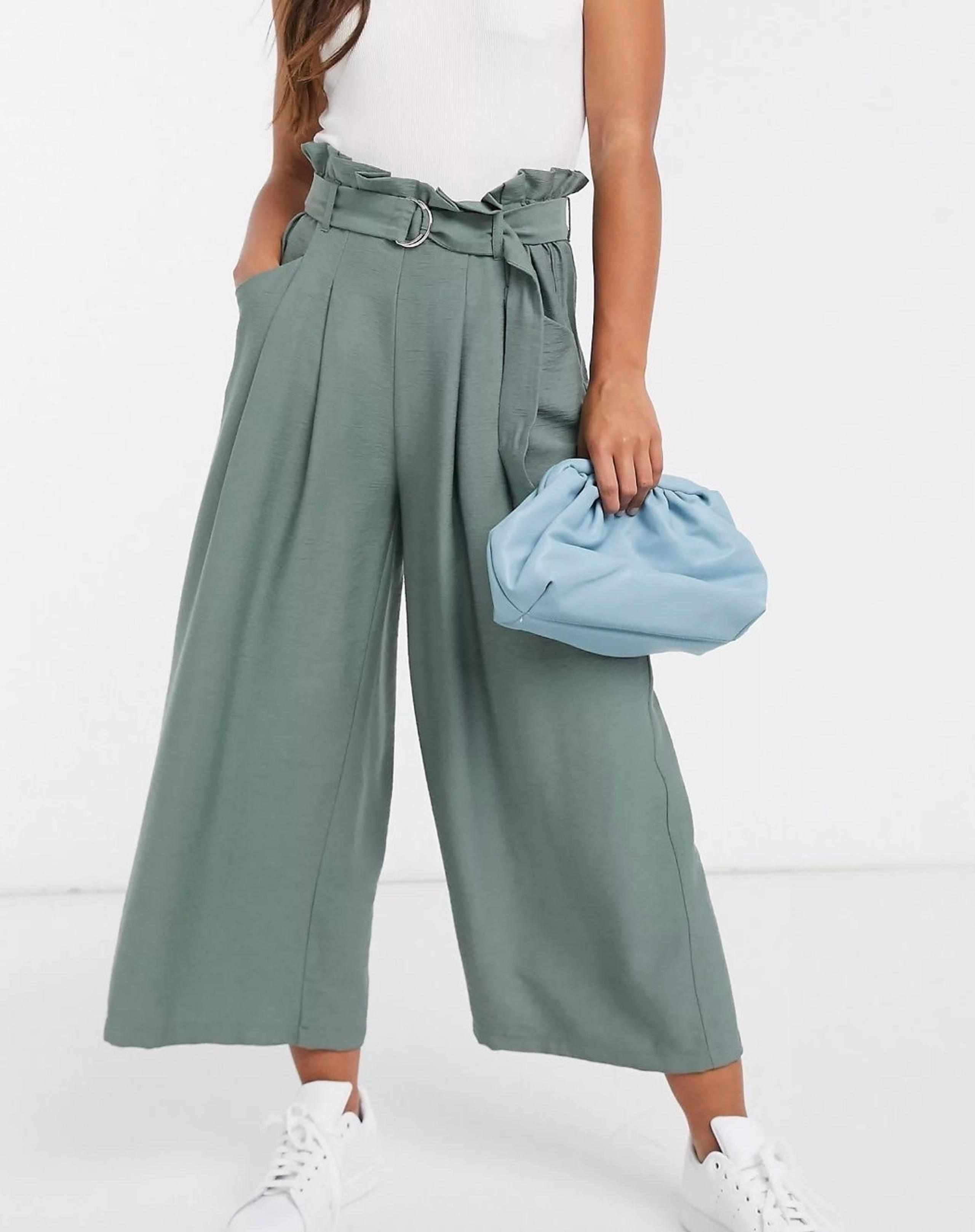 Vero Moda Women’s culotte pants Paper Bag Waist and belt in Sage Green Size L