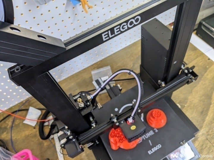 Elegoo Neptune 2 Touchscreen, Filament Detection, 32-bit board beats Ender 3 V2