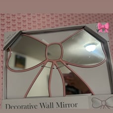 Pink bow mirror