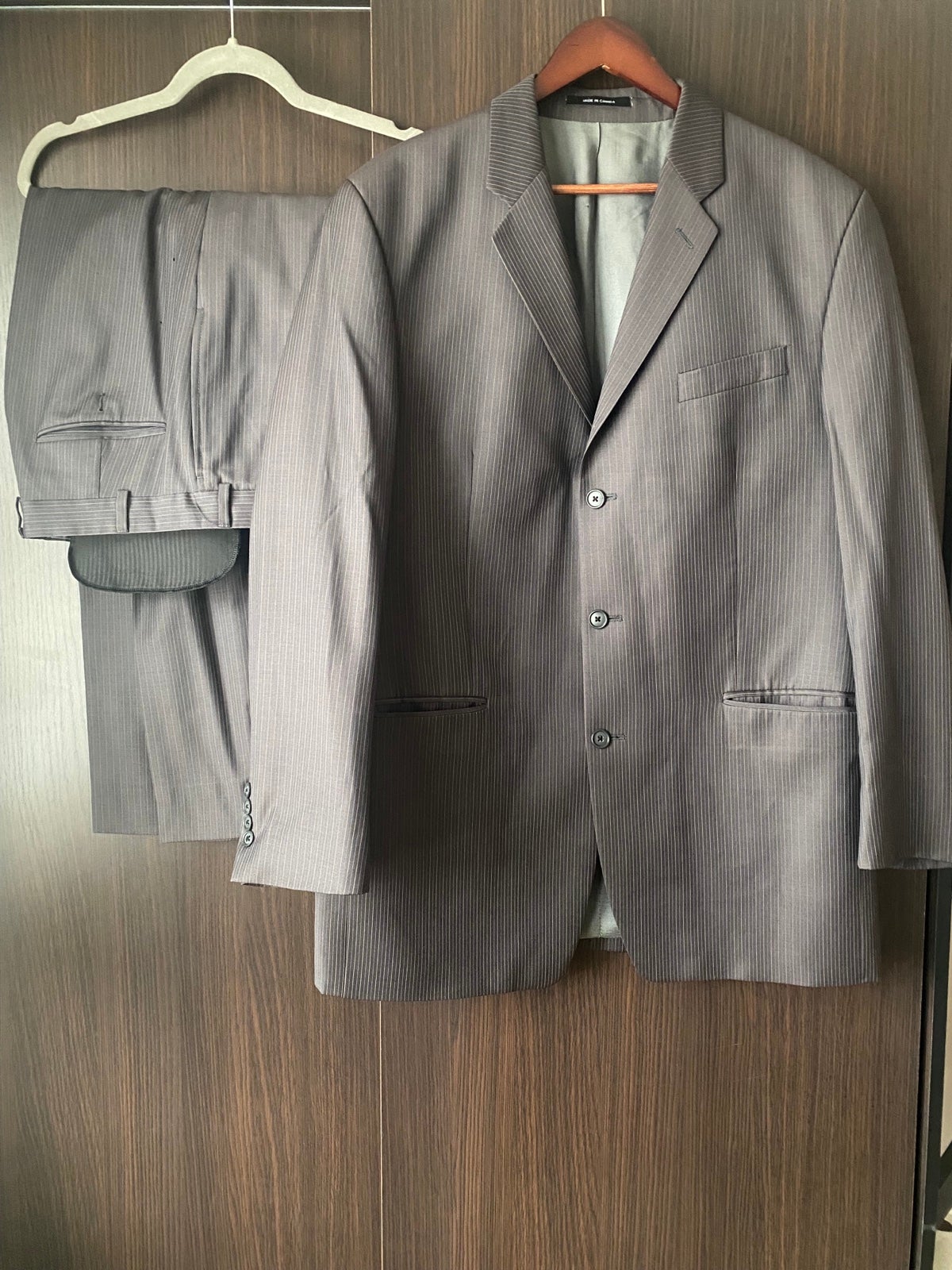 Calvin Klein Wool Suits Set 3 Button Strip Blazer and Pants 42L Defective