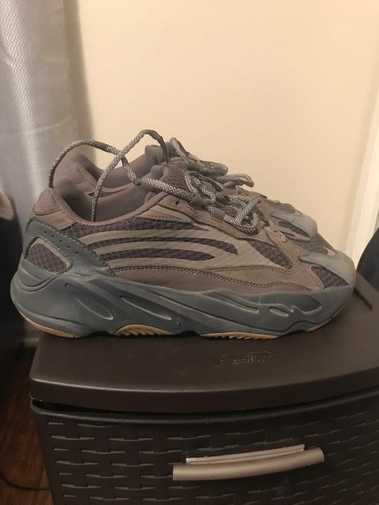 Yeezy Adidas Boost 700 V2 in Geode