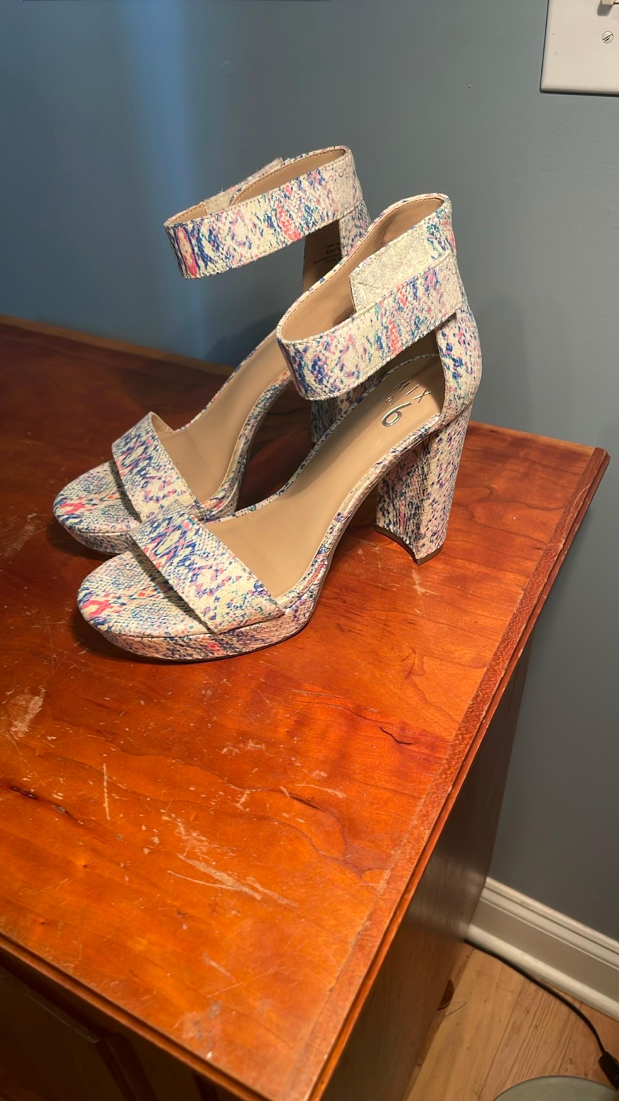 Mix no 6 colorful, block  heel platform sandal size 8