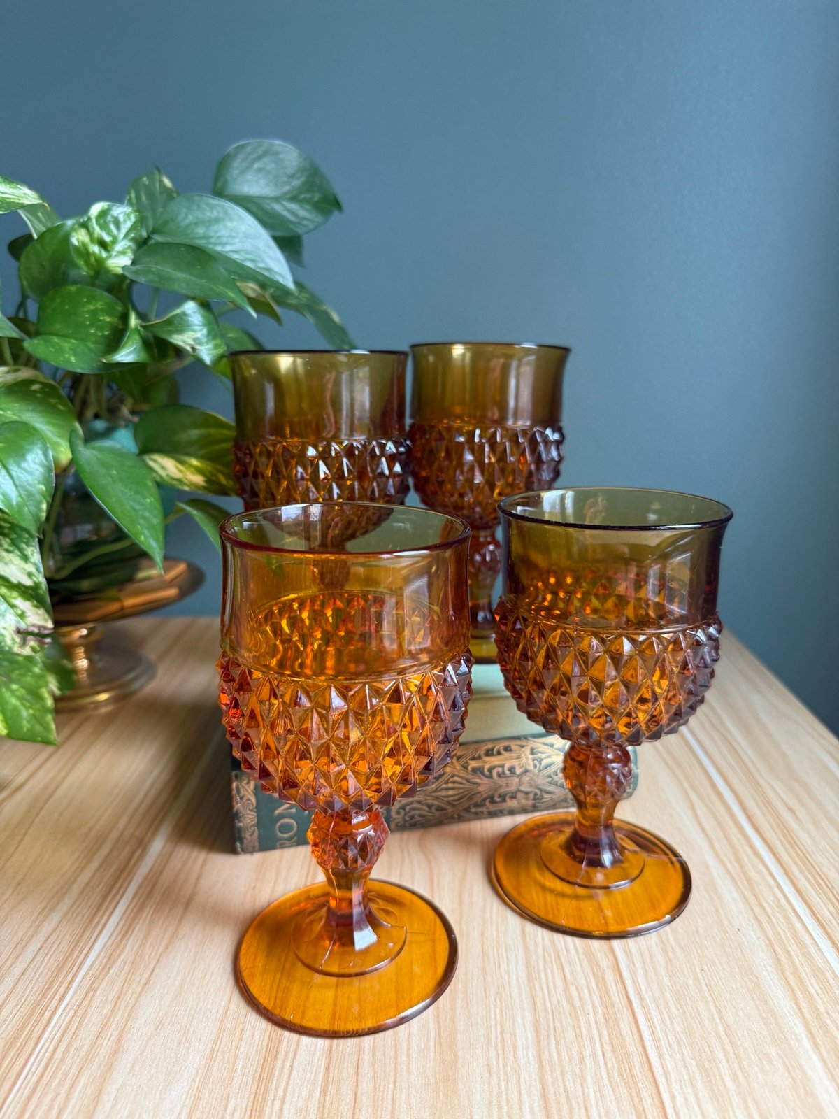 Vtg amber diamond point goblets/4