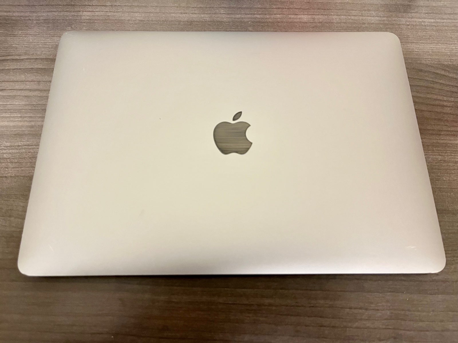 Macbook Pro 13 inch w/ Touchbar - Mid 2017