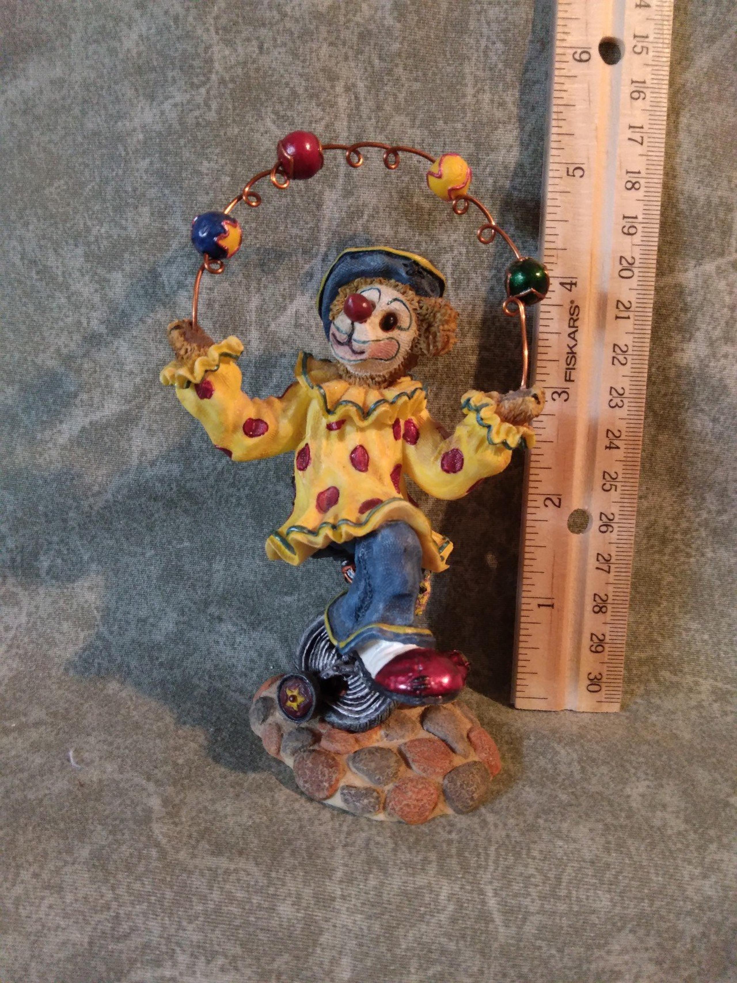 VINTAGE BOYD'S BEARS FIGURINE " GIZMOE LIFE'S A JUGGLE "CLOWN BEAR