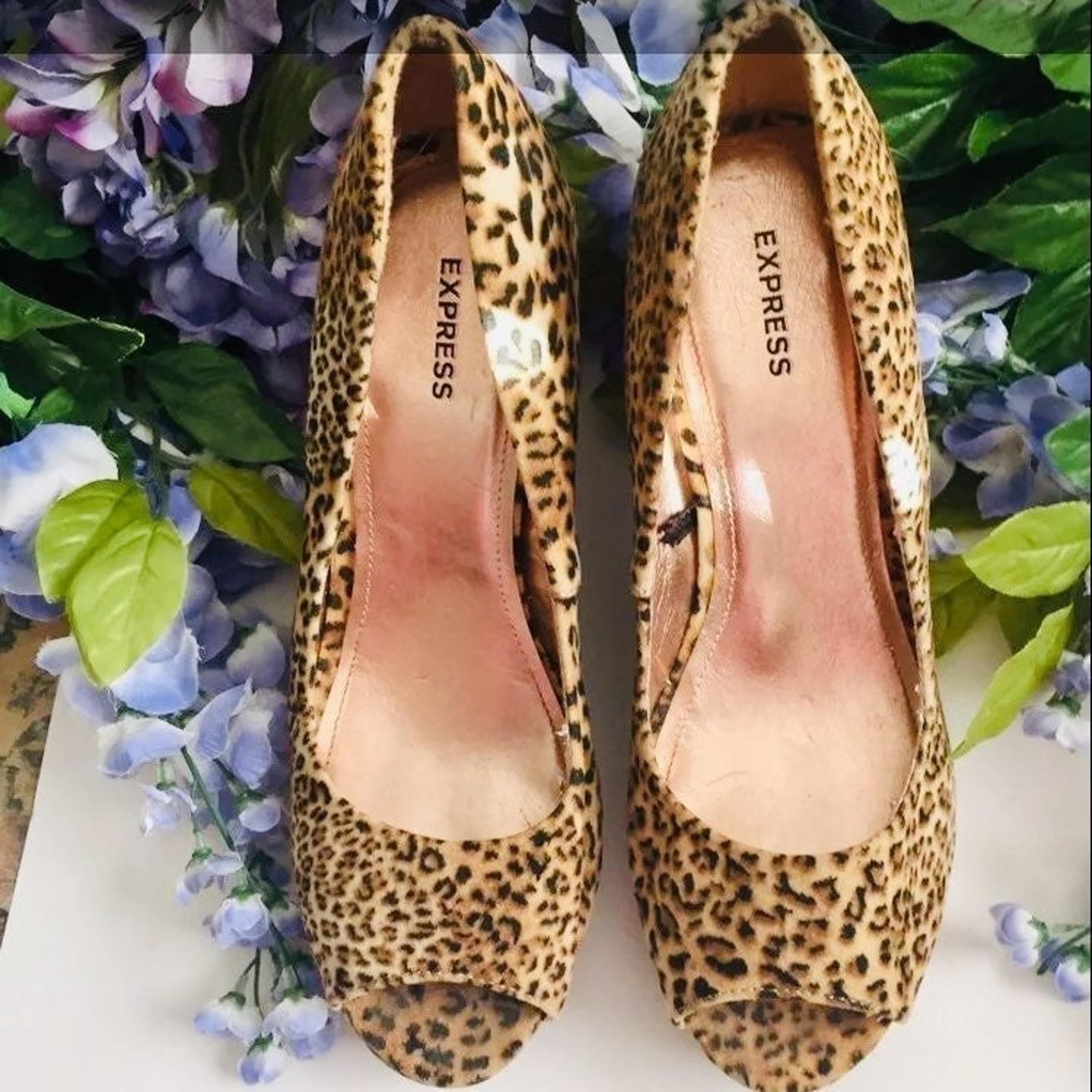 Express Velvet/Velour Leopard Peep Toe Wedges (7)