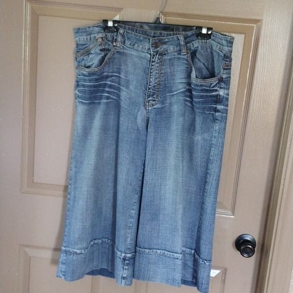 Apollo Jeans