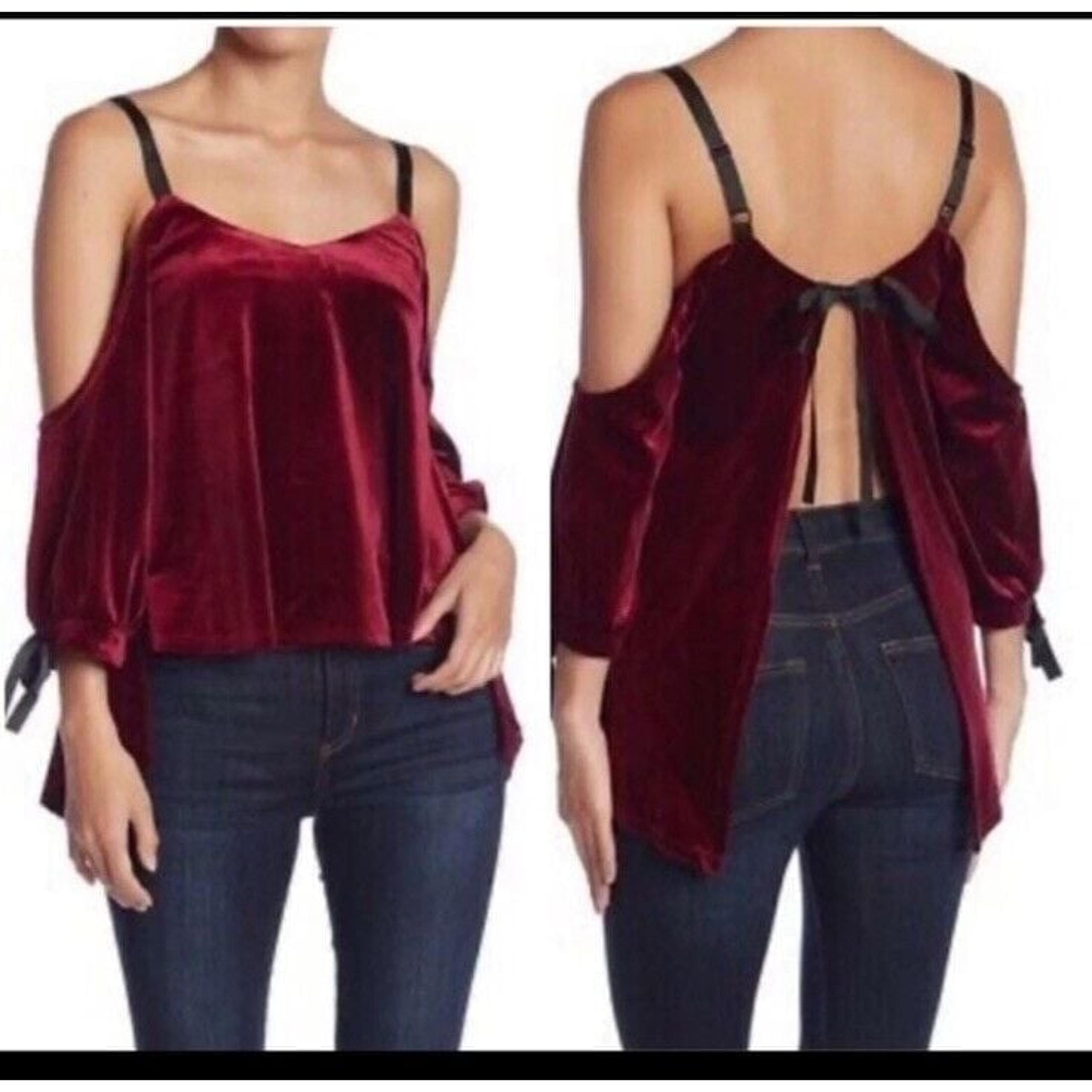 Romeo & Juliet Couture Top Women's L Burgundy Velvet Open Back Long Sleeve NWT