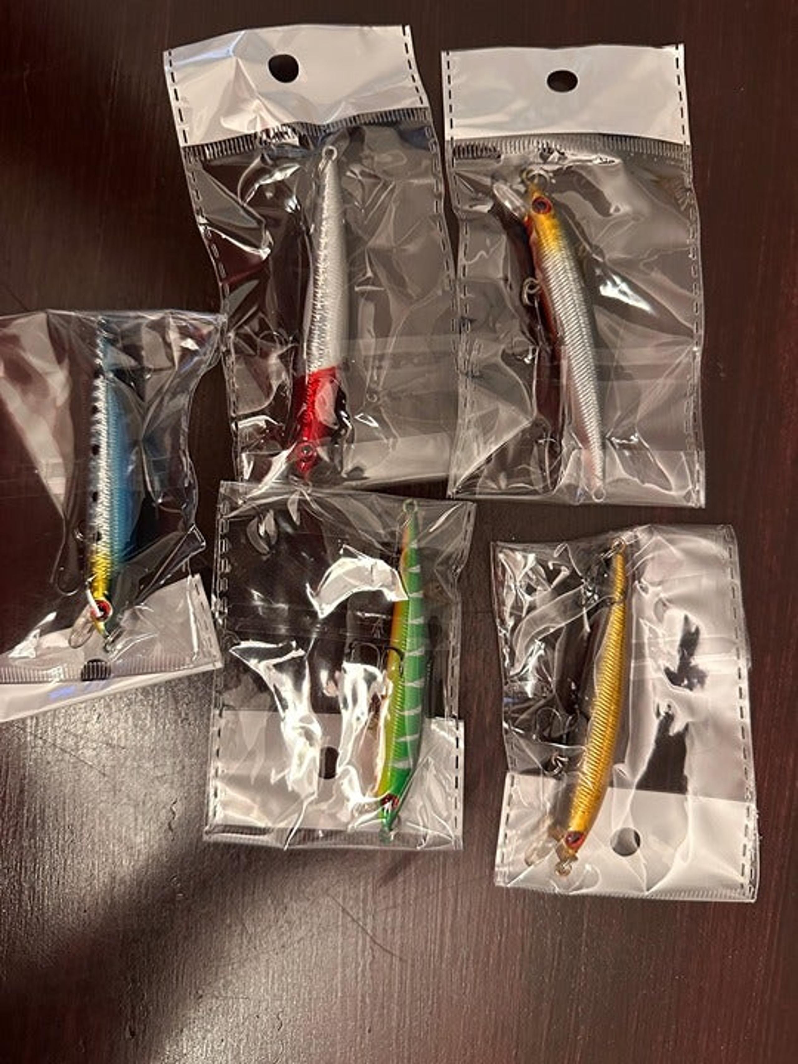 5pc Fishing Lure W/ Rattle Bead