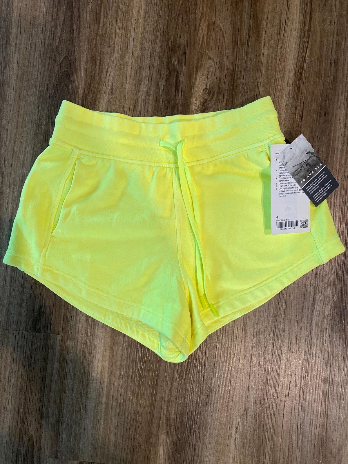 Lululemon inner glow HR Short 3” Neon Wash
